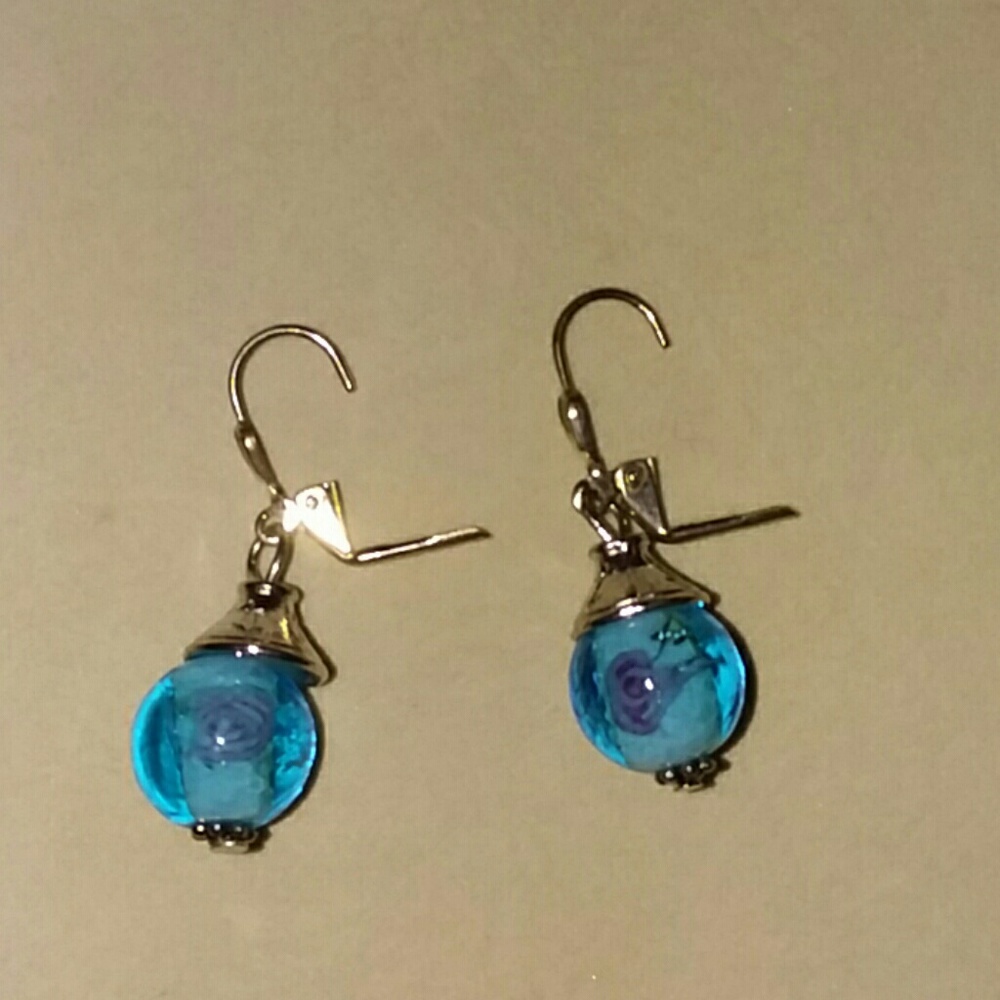 SILVER WITH BLUE ACCENT EARRINGS LIKE NEW - Picture 2 of 4